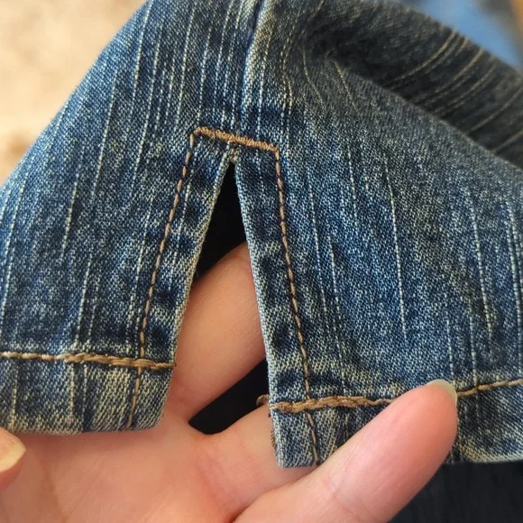 Bejeweled Capris - Picture 6 of 6